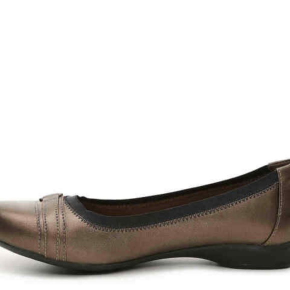 New Women's Kinzie Light Loafer Flat - Picture 2 of 7